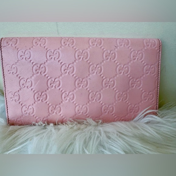 Gucci Pink GG Embossed Leather Crossbody with Gold Chain - Picture 4 of 10